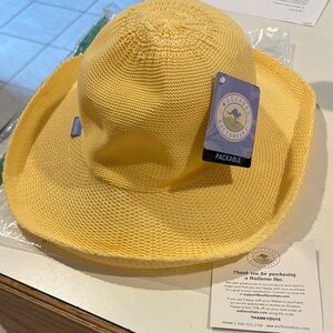 Wallaroo Victoria packable hat Lemon